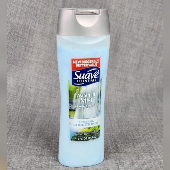 Suave Essential Waterfall Mist Refreshing Conditioner. - Picture 1 of 2